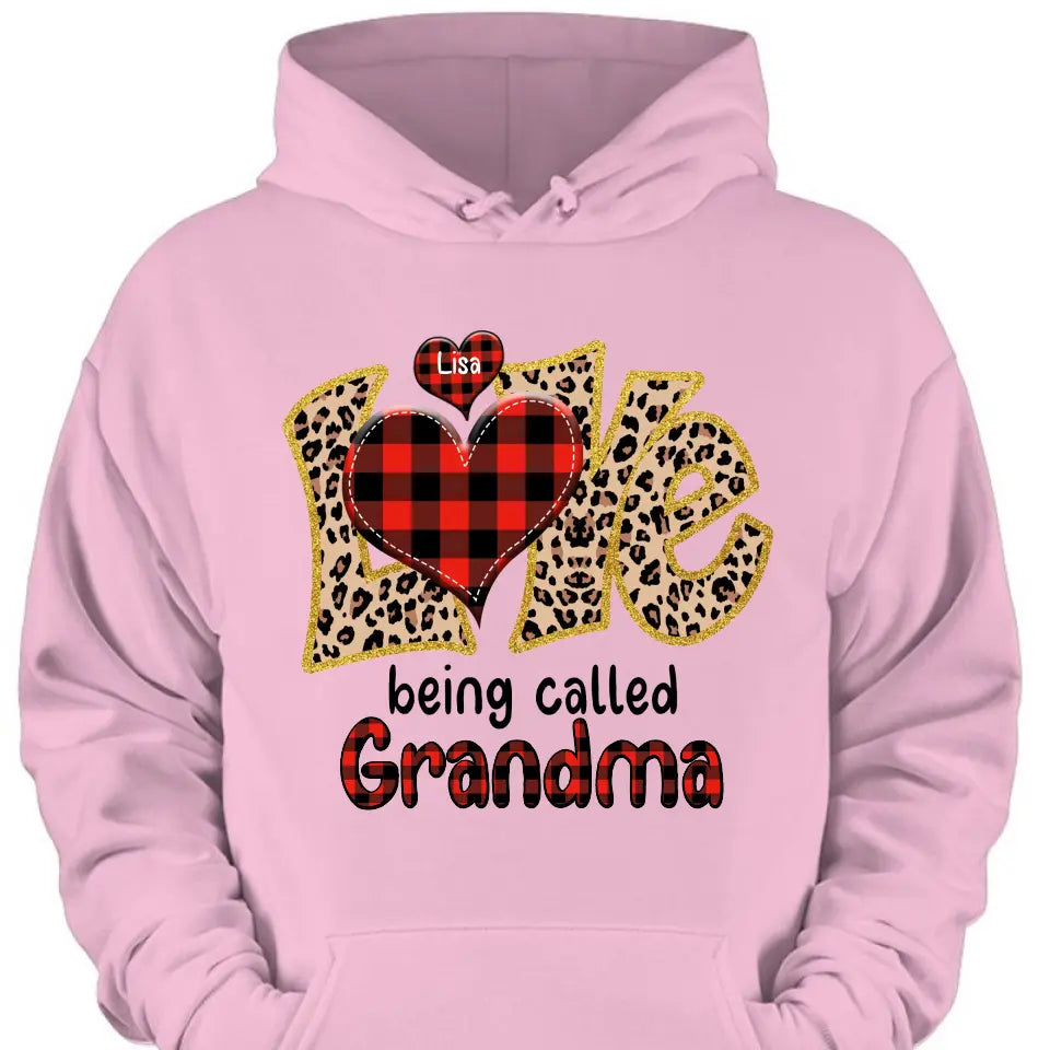 Personalisierte Kleidung mit „Love Called Granny“-Aufdruck
