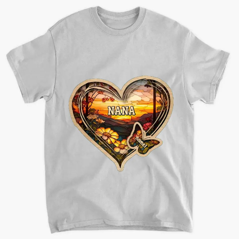 Personalisiertes Weihnachts-Mama-Oma-Schmetterlings-Herz-buntes Glasmuster-T-Shirt