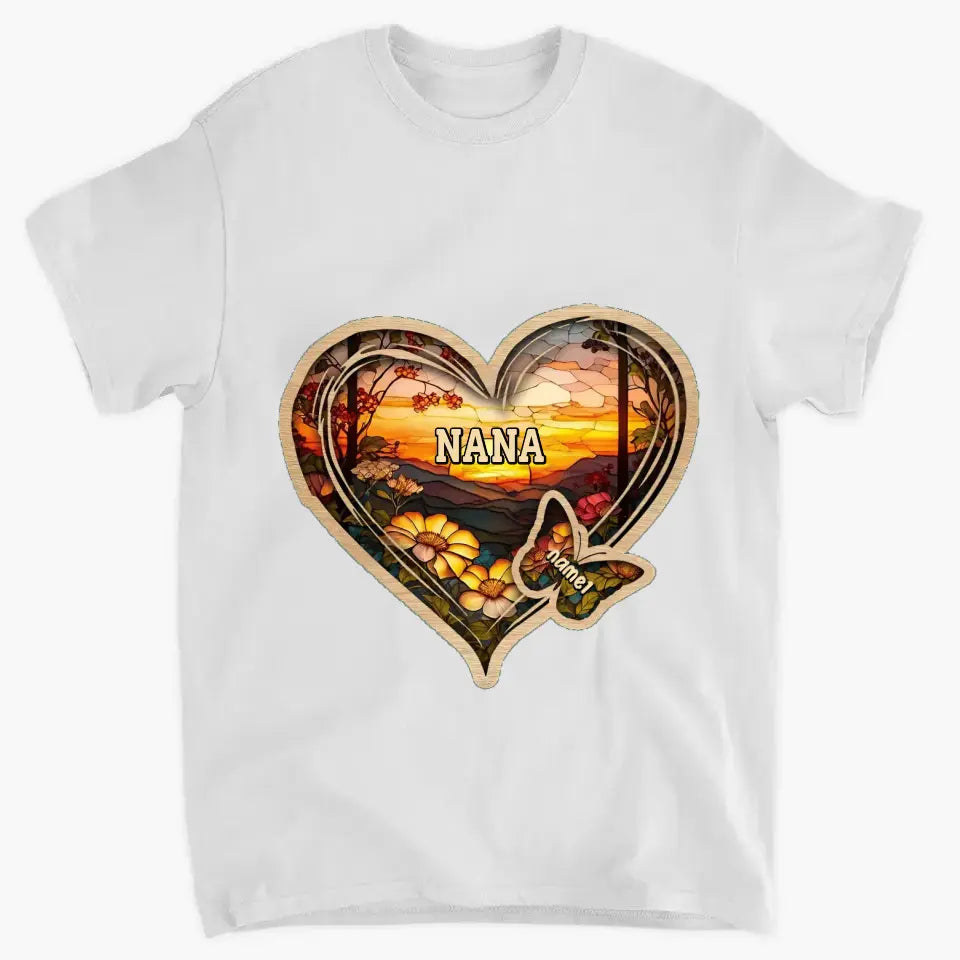 Personalisiertes Weihnachts-Mama-Oma-Schmetterlings-Herz-buntes Glasmuster-T-Shirt