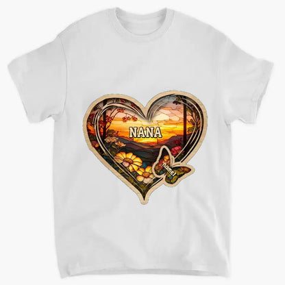 Personalisiertes Weihnachts-Mama-Oma-Schmetterlings-Herz-buntes Glasmuster-T-Shirt
