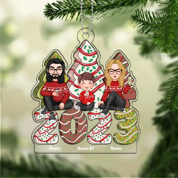 Niedliche Familie sitzender Weihnachtsbaum mit Kuchenmuster, personalisiertes Acrylornament