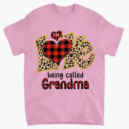 Personalisierte Kleidung mit „Love Called Granny“-Aufdruck