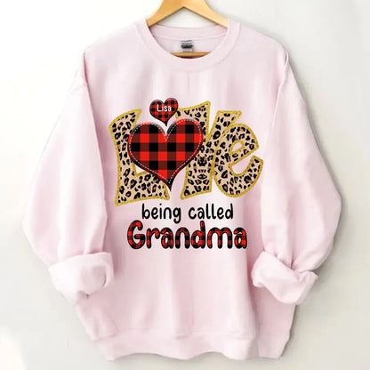 Personalisierte Kleidung mit „Love Called Granny“-Aufdruck