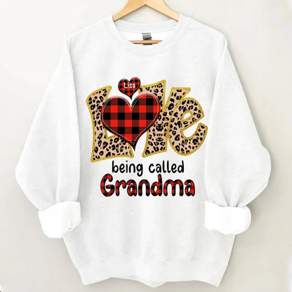 Personalisierte Kleidung mit „Love Called Granny“-Aufdruck