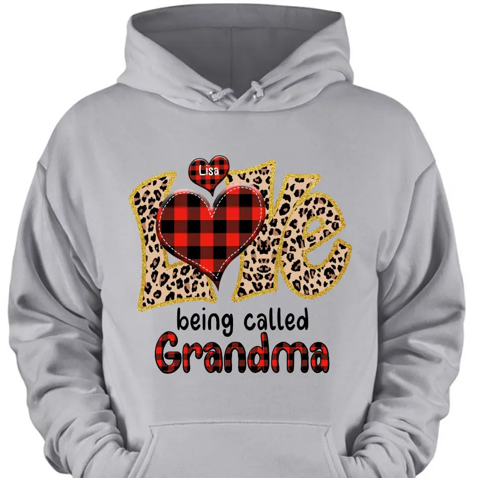 Personalisierte Kleidung mit „Love Called Granny“-Aufdruck