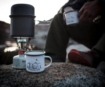 Verlobungsgeschenke, individuelle Tasse für Paare, Geschenk, personalisierbar, 1 Berg-Camping-Tasse, rustikaler Verlobter, frisch verlobte Hochzeitsbraut, Lagerfeuerkaffee