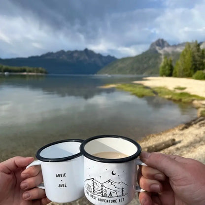 Verlobungsgeschenke, individuelle Tasse für Paare, Geschenk, personalisierbar, 1 Berg-Camping-Tasse, rustikaler Verlobter, frisch verlobte Hochzeitsbraut, Lagerfeuerkaffee