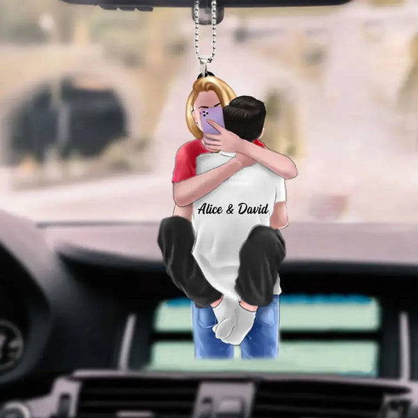 Paar umarmt sich – personalisiertes Auto-Acryl-Ornament
